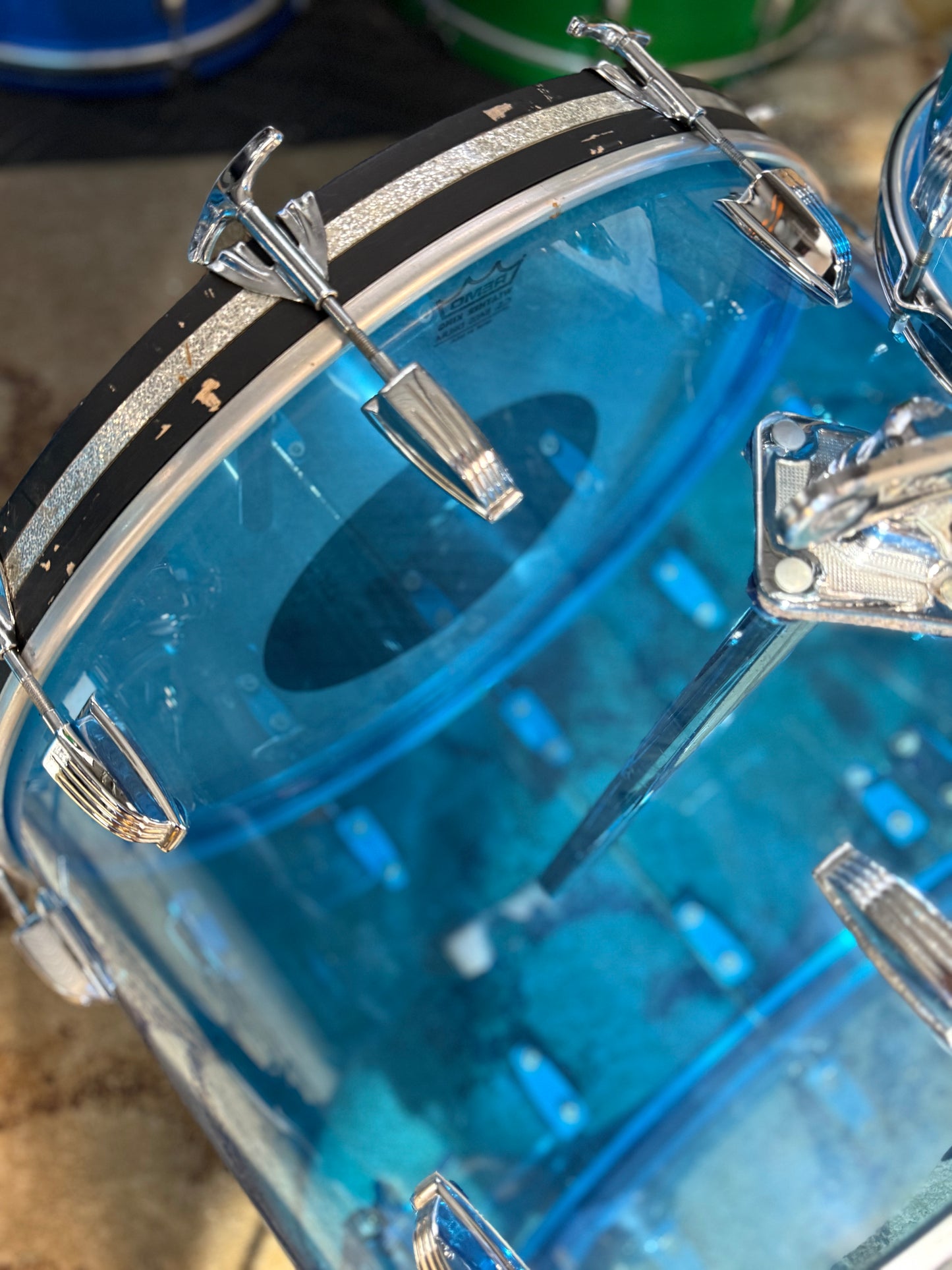 Ludwig Vistalite 22/13/16 Vintage Pointy Badge Drum Set - Blue