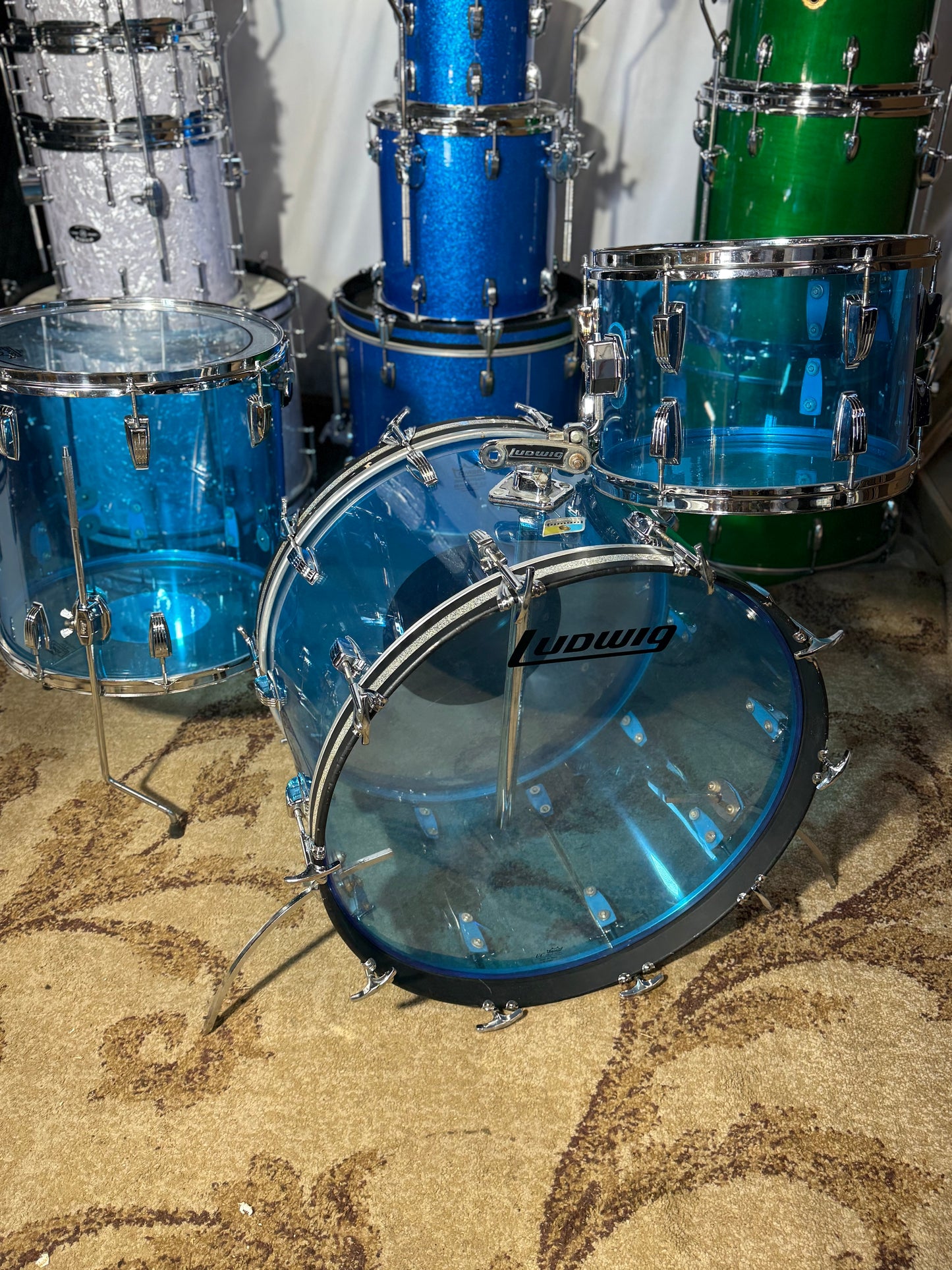 Ludwig Vistalite 22/13/16 Vintage Pointy Badge Drum Set - Blue