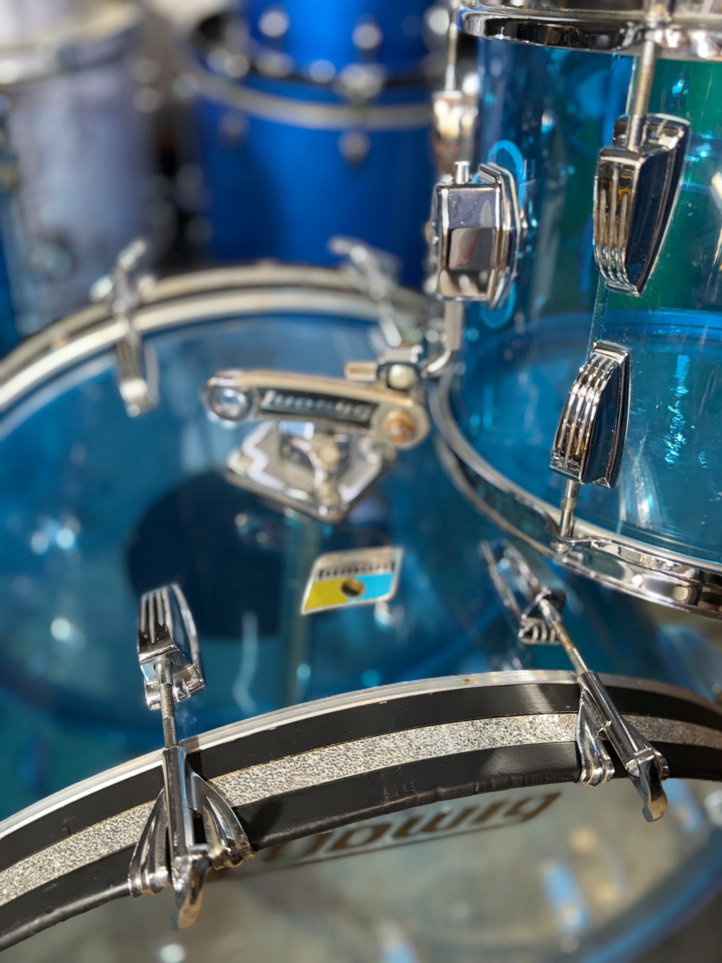 Ludwig Vistalite 22/13/16 Vintage Pointy Badge Drum Set - Blue