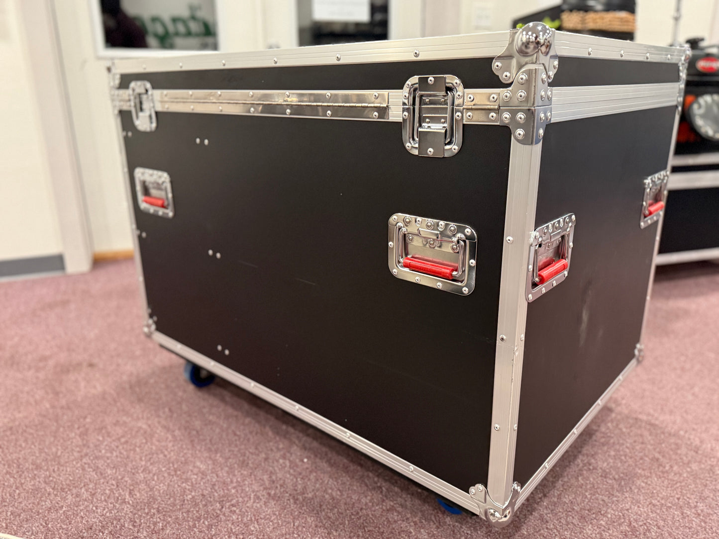 Gator G-TOURTRK4530HS Truck Pack Trunk 45x30x30" with Dividers and Casters
