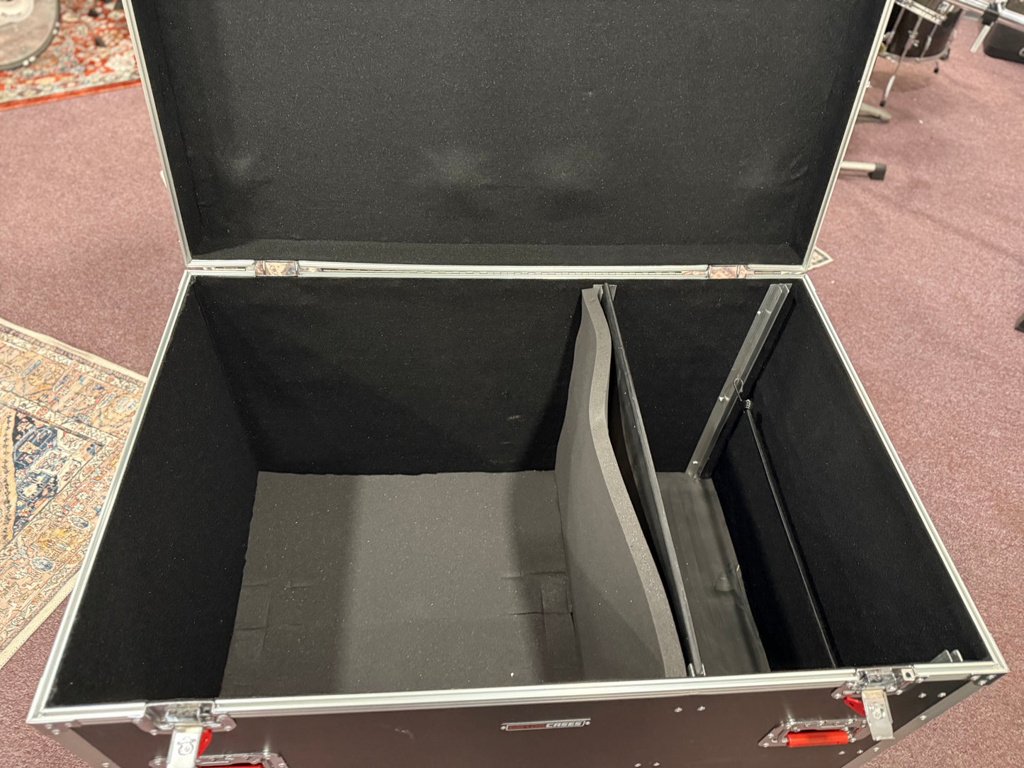 Gator G-TOURTRK4530HS Truck Pack Trunk 45x30x30" with Dividers and Casters
