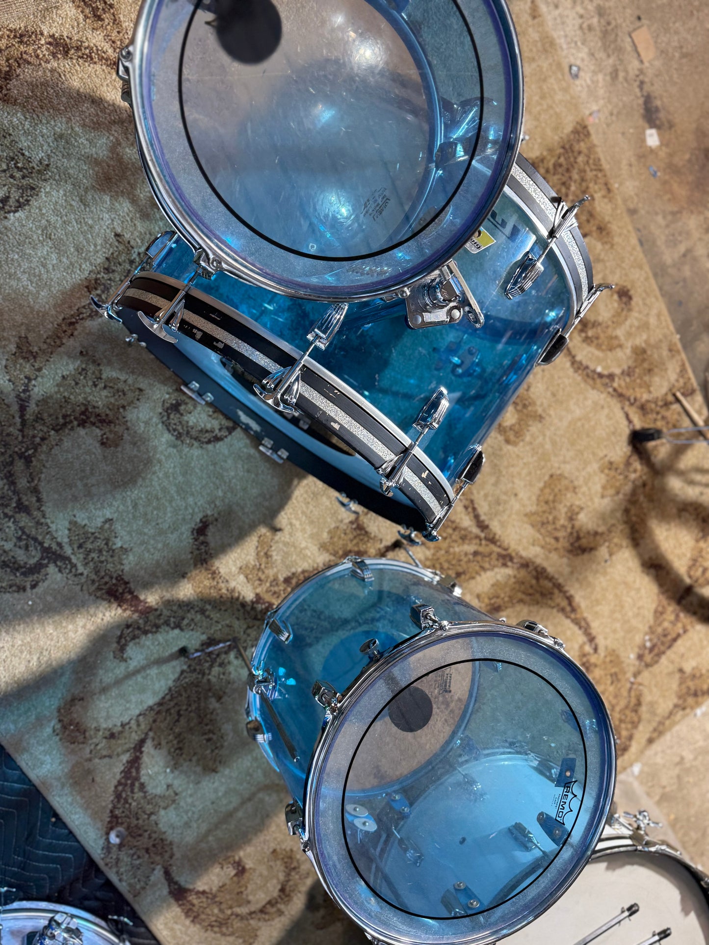 Ludwig Vistalite 22/13/16 Vintage Pointy Badge Drum Set - Blue