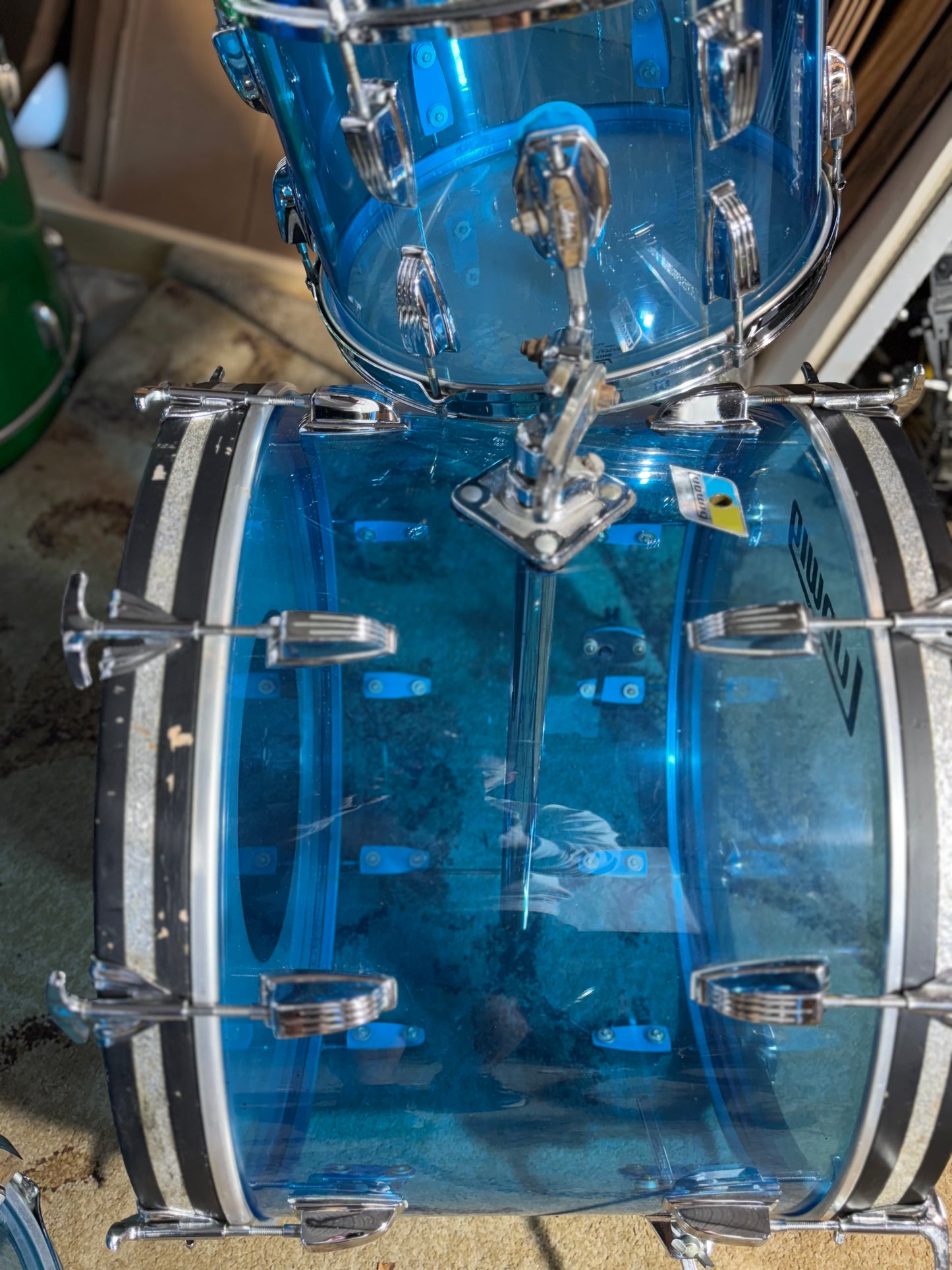 Ludwig Vistalite 22/13/16 Vintage Pointy Badge Drum Set - Blue