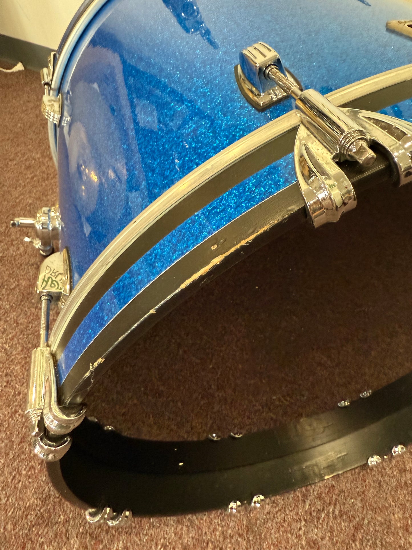 Ludwig Classic Maple 20x16 Bass Drum - Blue Sparkle