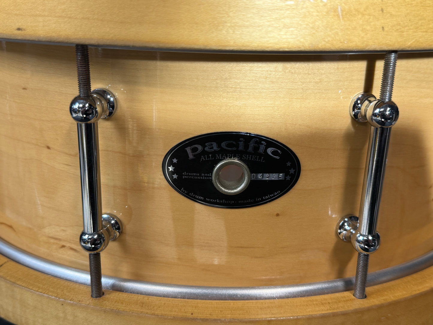 PDP Maple Wood Hoop 5.5x14” Snare, Tube Lugs