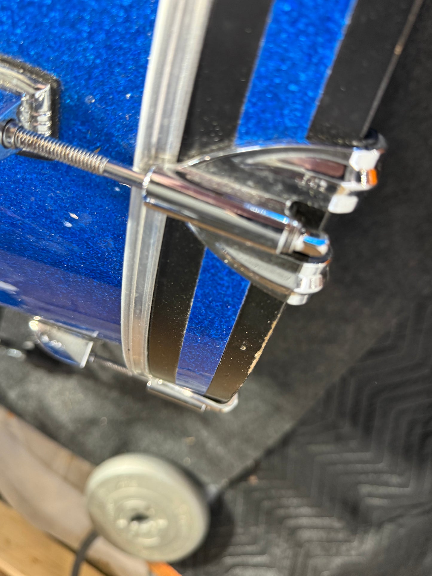 Ludwig Classic Maple 3pc 20/10/14 7-ply Blue Sparkle Drum Set