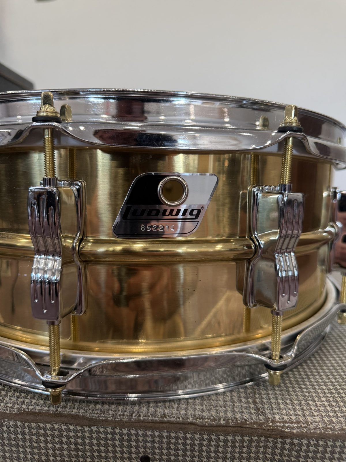 Ludwig Black & White Badge Bronze 5.5x14" Snare Drum