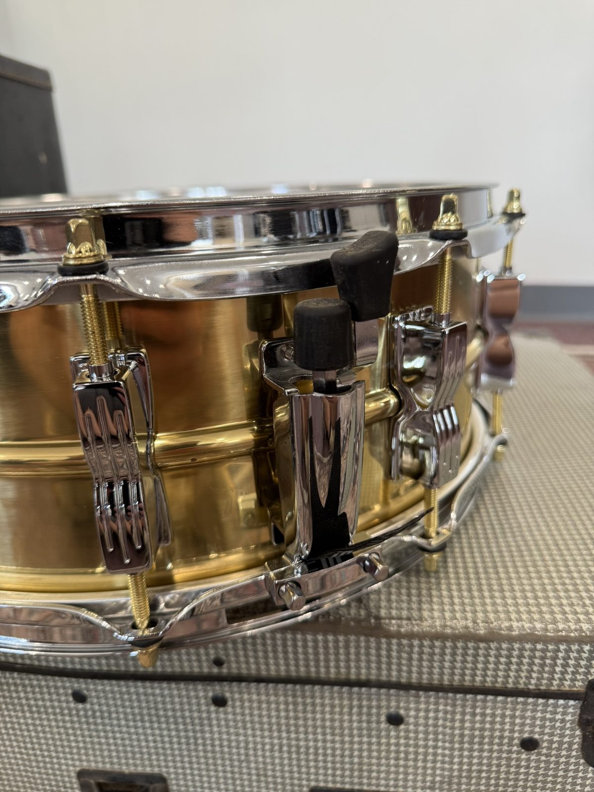 Ludwig Black & White Badge Bronze 5.5x14" Snare Drum