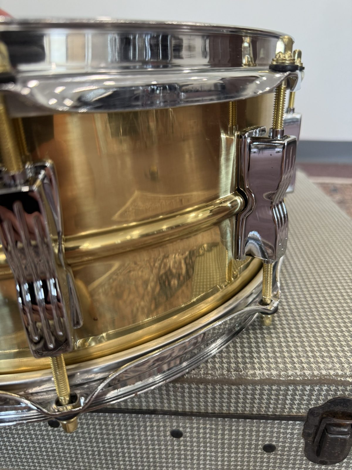 Ludwig Black & White Badge Bronze 5.5x14" Snare Drum