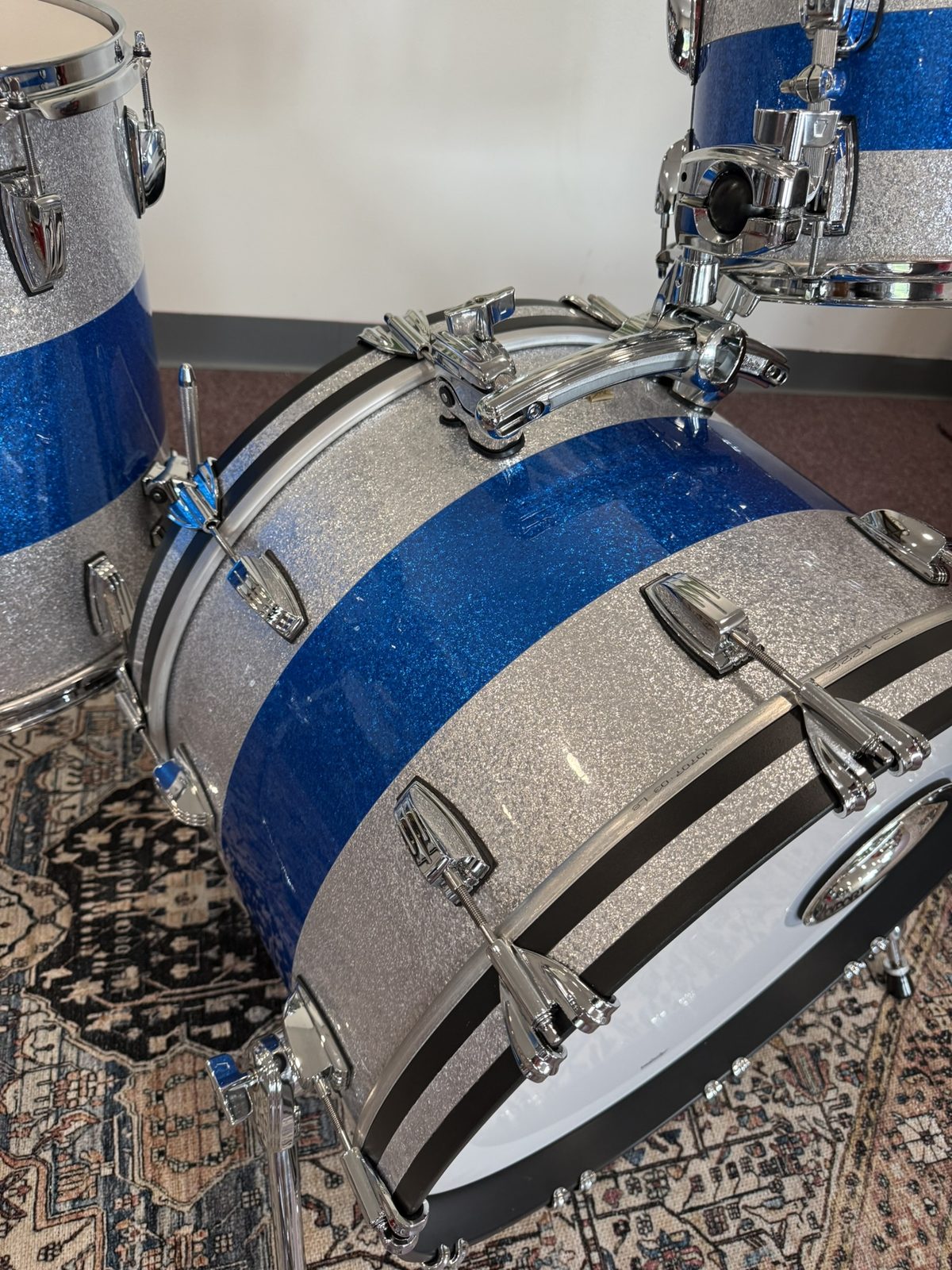 Ludwig Classic Maple Fab Outfit  3-Piece Shell Pack Silver-Blue-Silver Triband