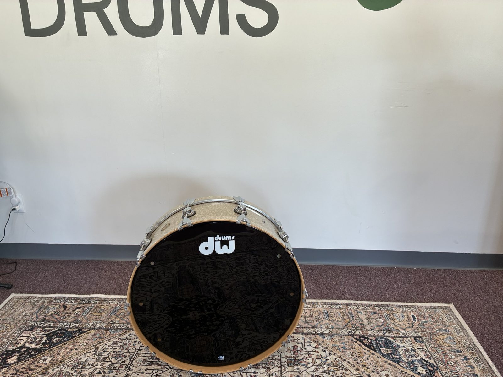DW 24x7" Bass Drum - Broken Glass