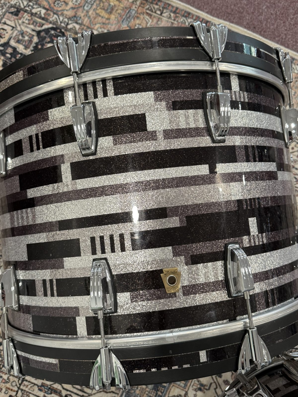 Ludwig Classic Maple Fab Outfit 22/13/16 - Black Digital Sparkle