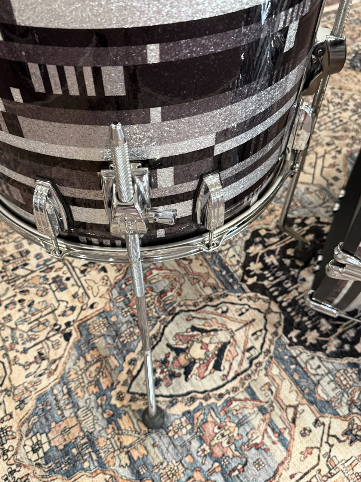 Ludwig Classic Maple Fab Outfit 22/13/16 - Black Digital Sparkle