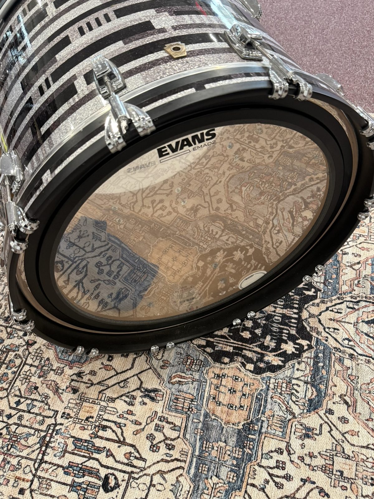 Ludwig Classic Maple 16x22 Bass Drum - Black Digital Sparkle