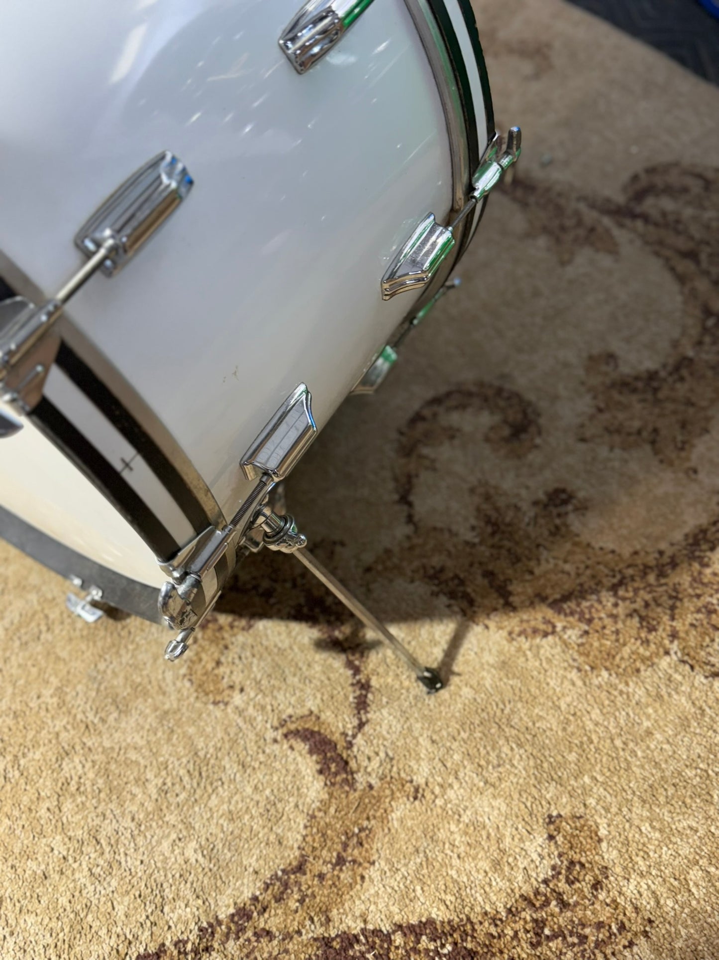 Rogers Londoner 1972 New England White Bass Drum Set 22x16