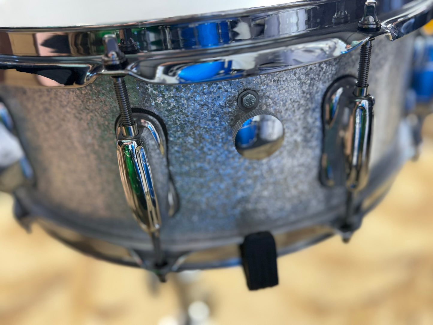 Walker Custom Drums 14x5.5 Silver Sparkle Snare Drum - VIDEO