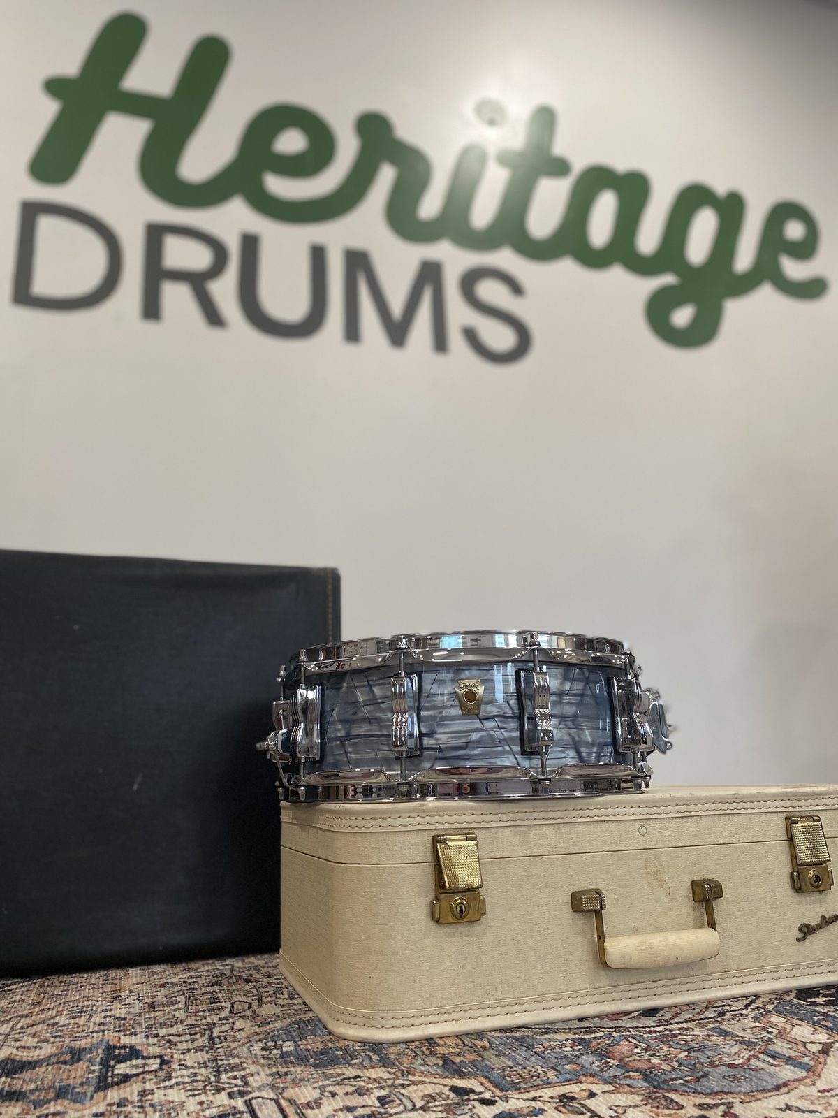 Ludwig Legacy Maple 5x14 Snare Drum - Sky Blue Pearl