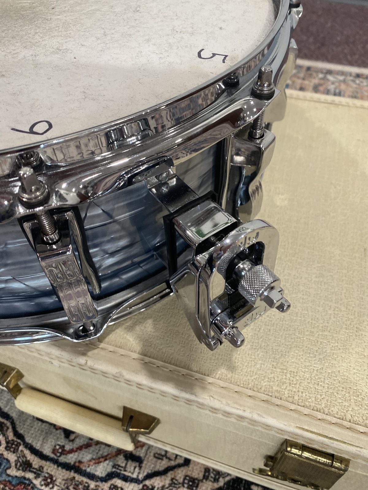 Ludwig Legacy Maple 5x14 Snare Drum - Sky Blue Pearl