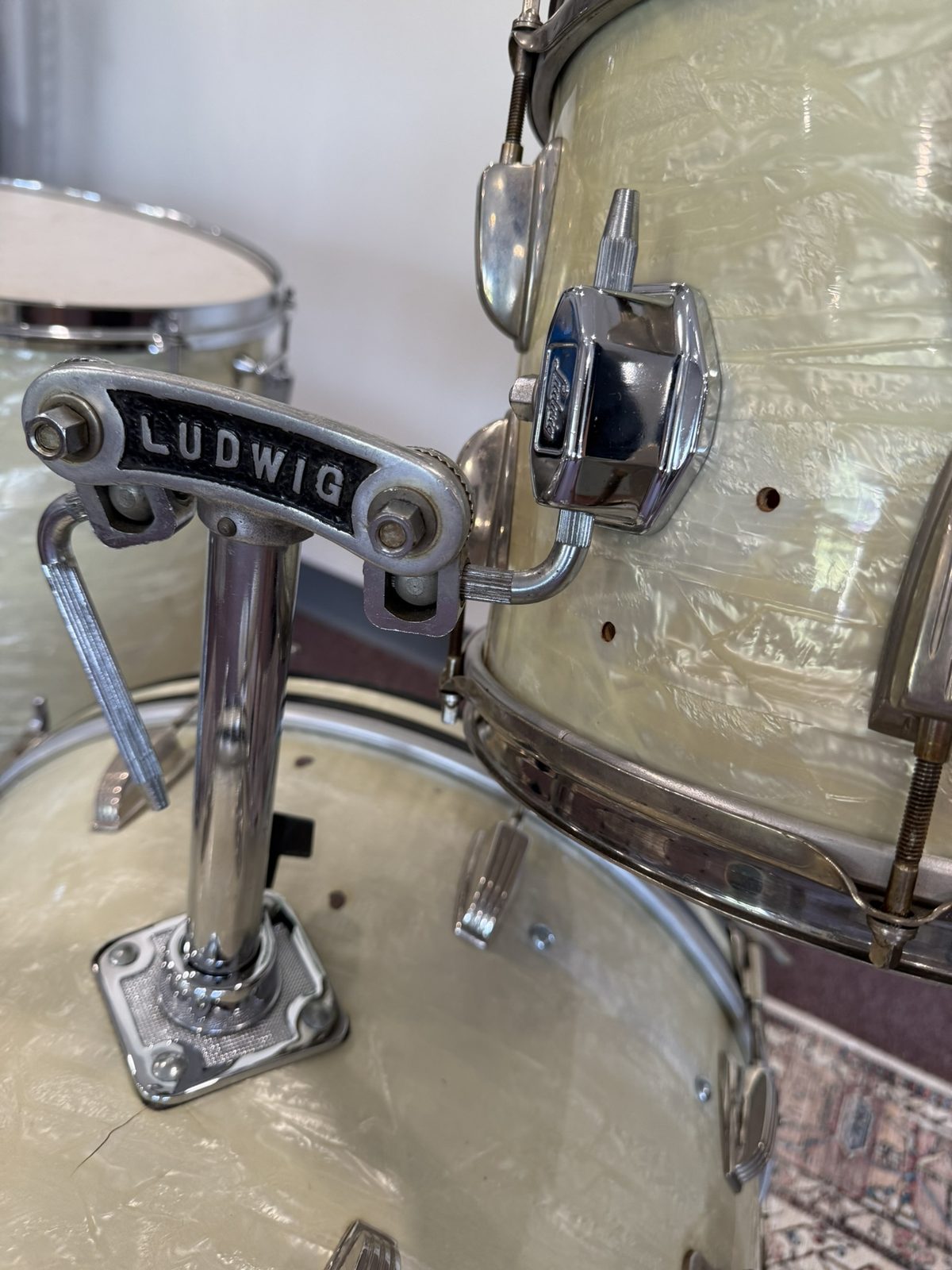 WFL/Ludwig Vintage 3-piece Drum Kit - White Marine Pearl (22/13/16)